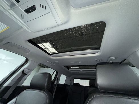 Used 2022 GMC Acadia SLT w/ Elevation Edition image 23