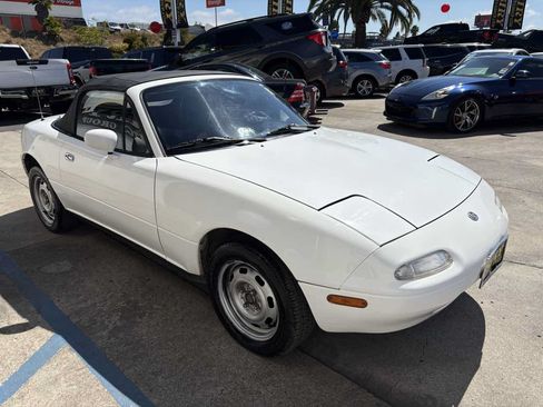 Used 1993 MAZDA MX-5 Miata RWD image 6