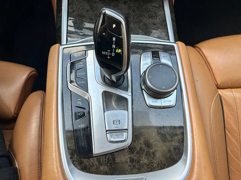 Used 2016 BMW 750i xDrive AWD/4WD image 26
