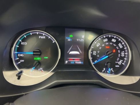 Used 2022 Toyota RAV4 XLE w/ Convenience Package image 17