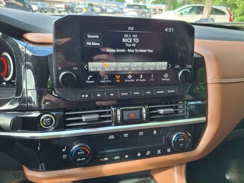 Used 2022 Nissan Pathfinder Platinum w/ Cargo Package AWD/4WD image 8