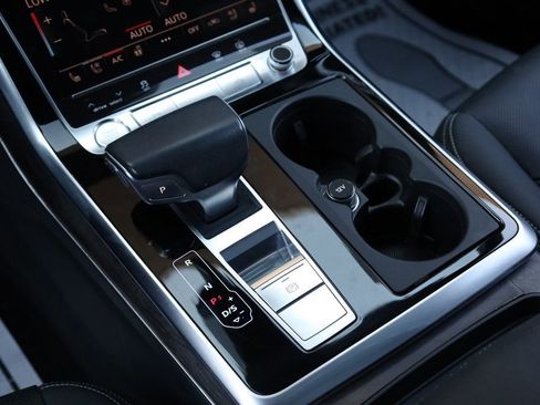 Used 2019 Audi Q8 Prestige image 40
