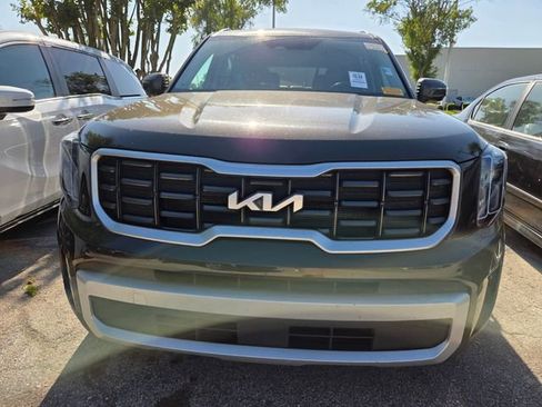 Used 2025 Kia Telluride S image 2