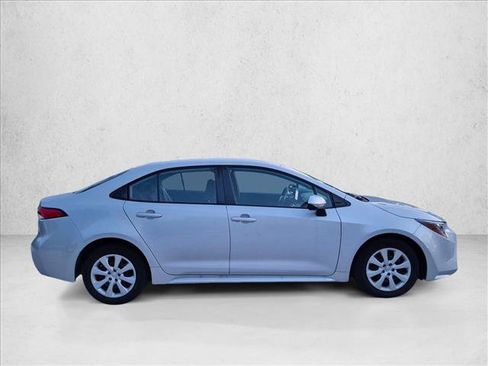 Used 2024 Toyota Corolla LE FWD image 4