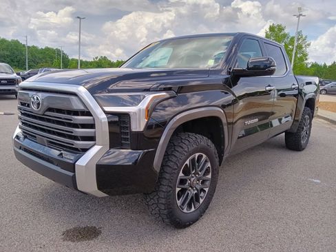 Used 2025 Toyota Tundra Limited AWD/4WD image 7