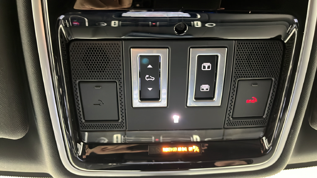 Used 2020 Land Rover Range Rover HSE AWD/4WD image 35