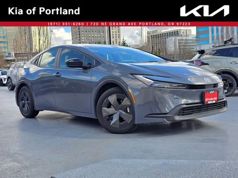 Used 2024 Toyota Prius LE FWD image 1