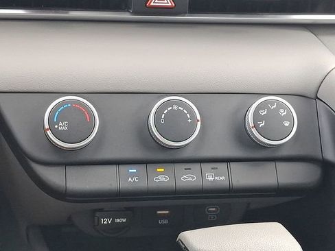 Certified 2024 Hyundai Elantra SE FWD image 15