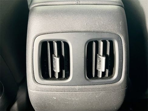 Used 2023 Hyundai Santa Cruz Limited image 28