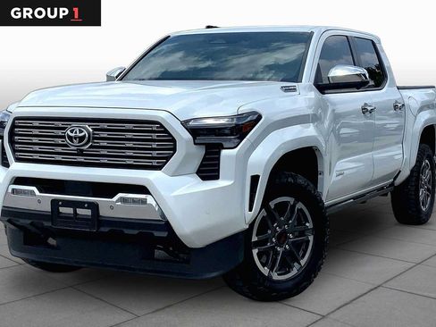 Used 2025 Toyota Tacoma Limited AWD/4WD image 1