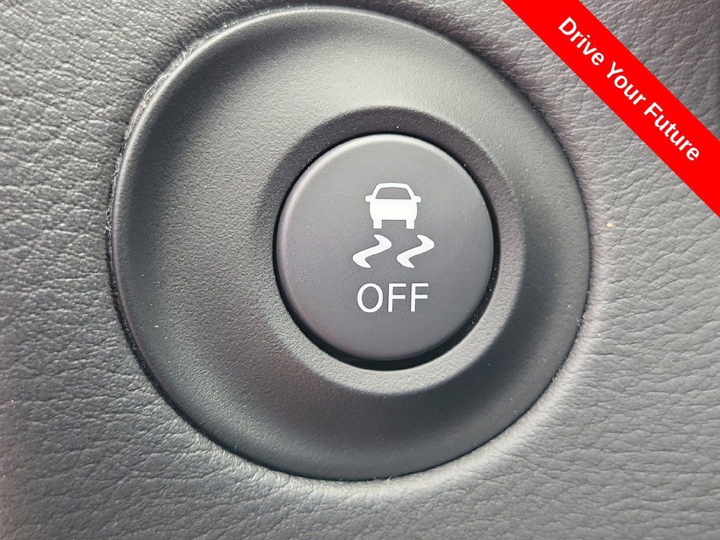 Used 2023 Nissan Z w/ Floor Mat Package (L93) RWD image 14