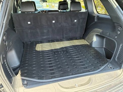 Used 2021 Jeep Grand Cherokee Laredo X RWD image 15