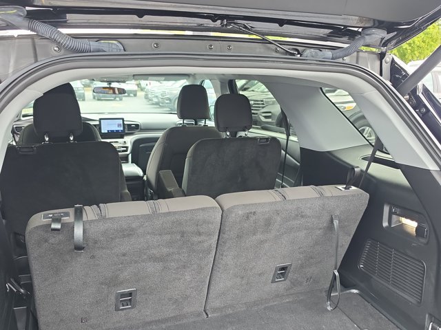 Certified 2024 Ford Explorer XLT RWD image 9
