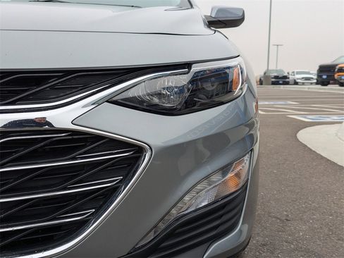 Used 2025 Chevrolet Malibu LT image 41