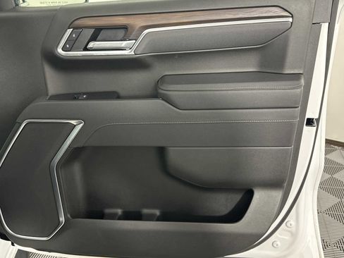 Used 2025 GMC Sierra 1500 SLT image 15