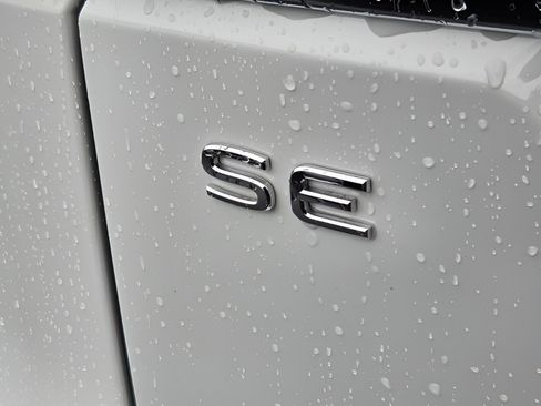 Certified 2024 Volkswagen Atlas SE FWD image 30