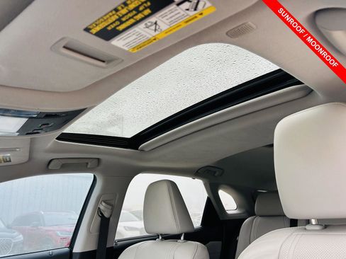 Used 2019 Lexus RX 450h AWD image 4