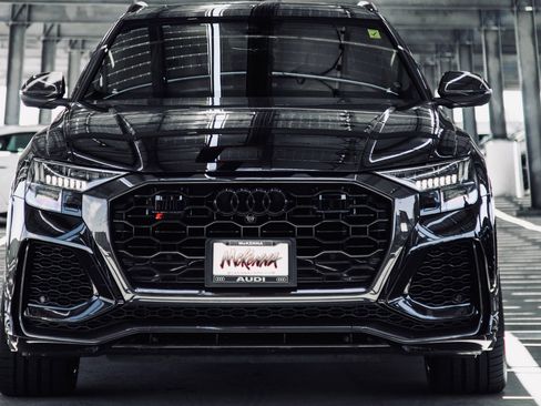 Used 2020 Audi RS Q8 w/ Carbon Optic Package AWD/4WD image 2