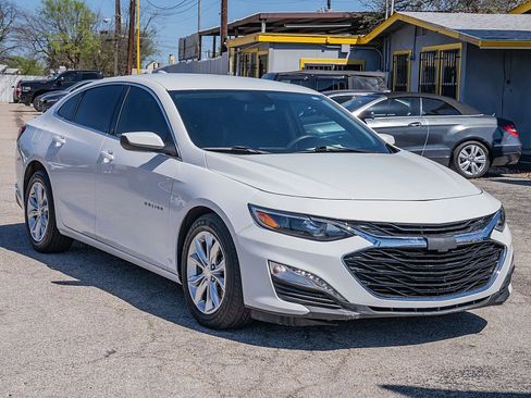 Used 2019 Chevrolet Malibu LT image 3