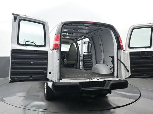 Used 2020 Chevrolet Express 2500 w/ Driver Convenience Package RWD image 33