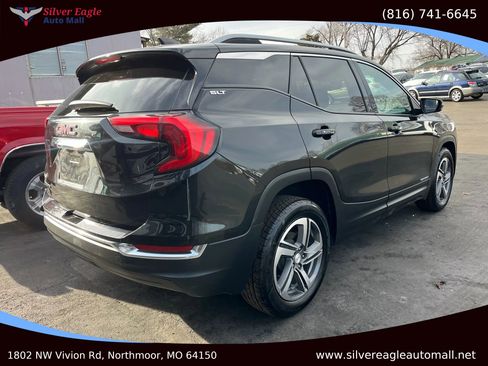 Used 2021 GMC Terrain SLT image 3