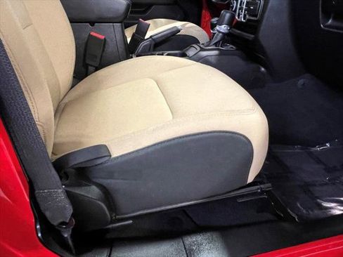 Certified 2021 Jeep Gladiator Overland w/ Cold Weather Group image 12