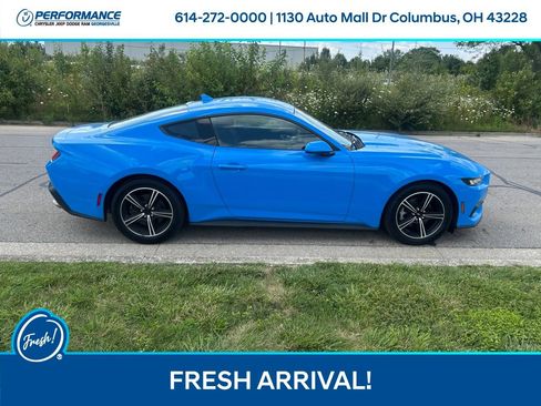 Used 2024 Ford Mustang Coupe RWD image 3