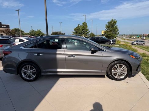 Used 2018 Hyundai Sonata Limited w/ Ultimate Package 07 FWD image 13