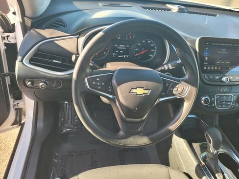 Used 2024 Chevrolet Malibu LT FWD image 30