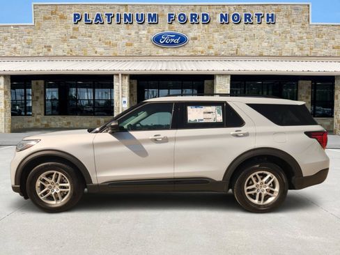 New 2026 Ford Explorer Active RWD image 3