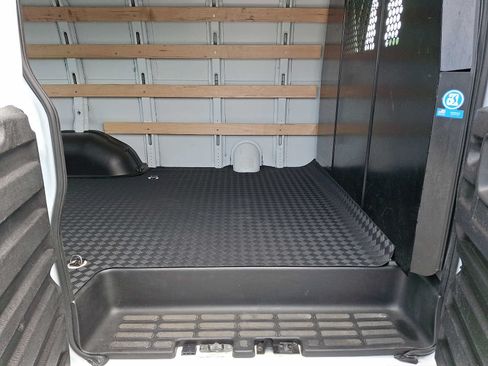 Used 2024 Chevrolet Express 2500 w/ Driver Convenience Package RWD image 10