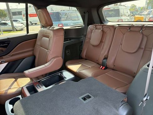 Used 2023 Lincoln Aviator Grand Touring w/ Equipment Group 301A AWD/4WD image 21