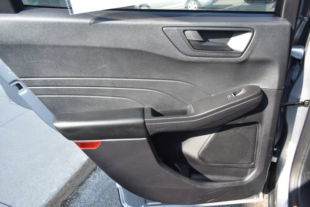 Used 2022 Ford Escape SE w/ SE Sport Appearance Package AWD/4WD image 32