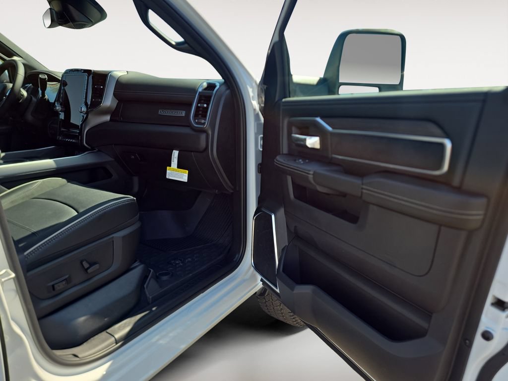 New 2026 RAM 3500 Laramie AWD/4WD image 9