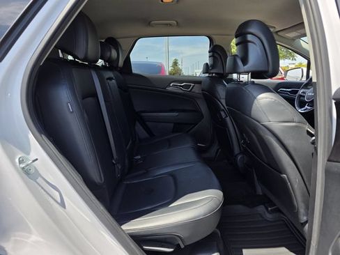 Used 2024 Kia Sportage EX FWD image 29