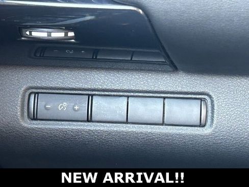 Used 2022 Nissan Pathfinder S image 21