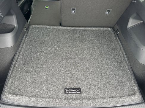 New 2026 Volkswagen Tiguan SEL R-Line image 13