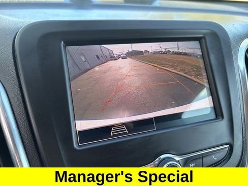 Used 2022 Chevrolet Equinox LS w/ LS Convenience Package image 23