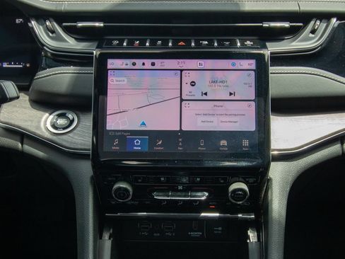 Used 2023 Jeep Grand Cherokee Overland RWD image 25