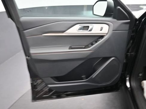 Certified 2025 Ford Explorer Active w/ Active Comfort Package AWD/4WD image 20