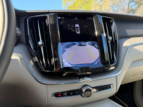 Certified 2023 Volvo XC60 B5 Plus image 20