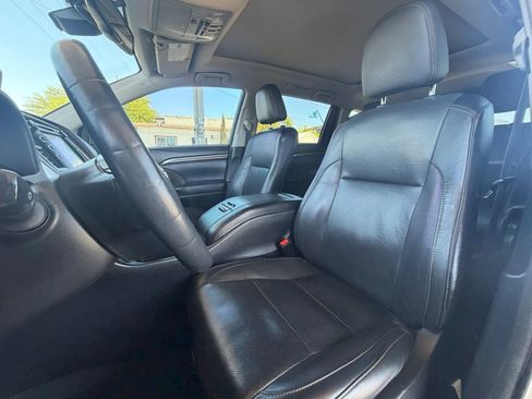 Used 2015 Toyota Highlander Limited Platinum AWD/4WD image 14