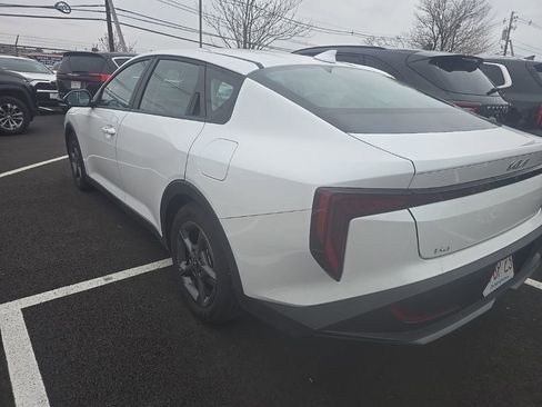 Used 2025 Kia K4 LXS FWD image 6