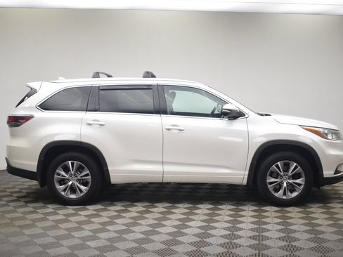 Used 2015 Toyota Highlander XLE AWD/4WD image 15