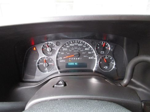 Used 2022 Chevrolet Express 2500 Extended w/ Driver Convenience Package image 10