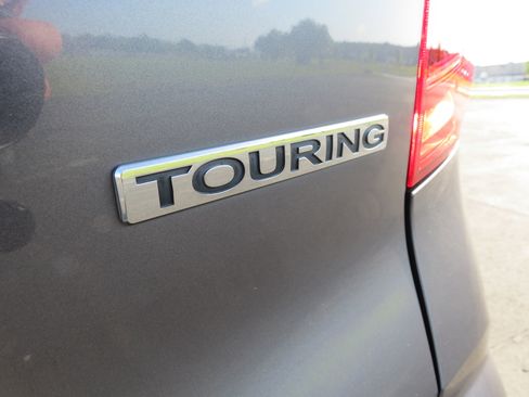 Used 2016 Honda Pilot Touring image 45