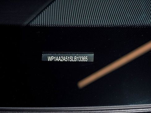 Certified 2025 Porsche Macan image 31