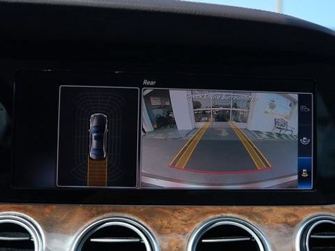 Used 2018 Mercedes-Benz E 300 4MATIC image 34