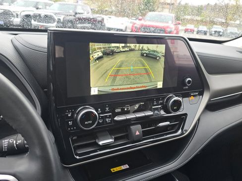 Used 2023 Toyota Highlander Limited AWD/4WD image 28