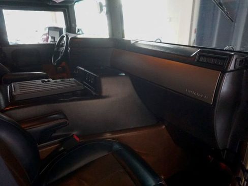 Used 2004 HUMMER H1 4-Door Open Top image 29